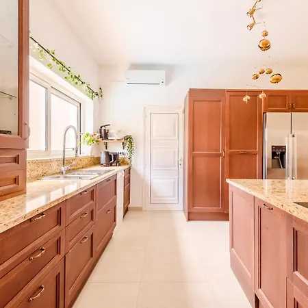 Luxury Albatros Near Golf, Marina &